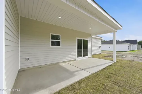 2612 Fountaintown Road Chinquapin NC 28521
