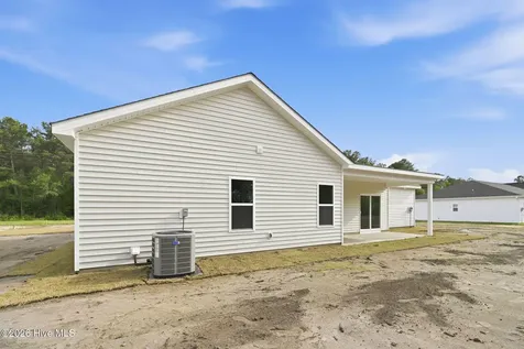 2612 Fountaintown Road Chinquapin NC 28521