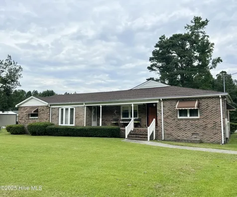 400 W Barnhill Street Everetts NC 27825