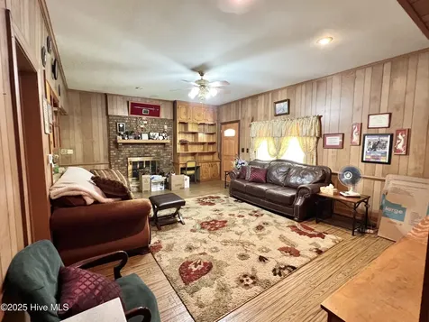 400 W Barnhill Street Everetts NC 27825