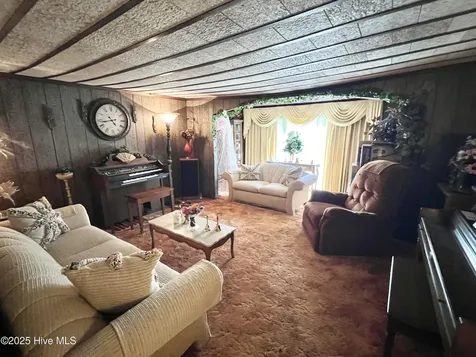 400 W Barnhill Street Everetts NC 27825