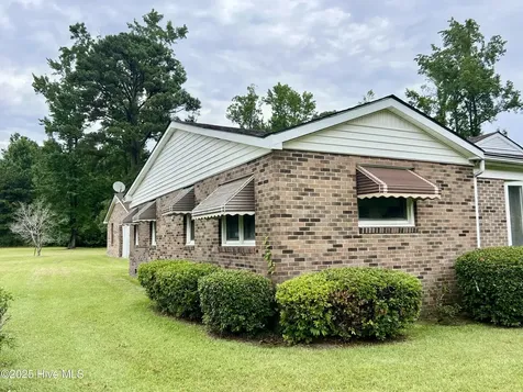 400 W Barnhill Street Everetts NC 27825