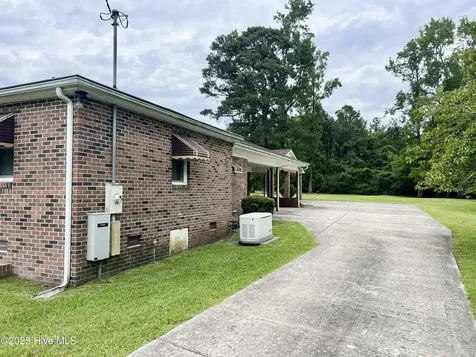 400 W Barnhill Street Everetts NC 27825