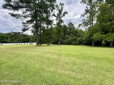 400 W Barnhill Street Everetts NC 27825