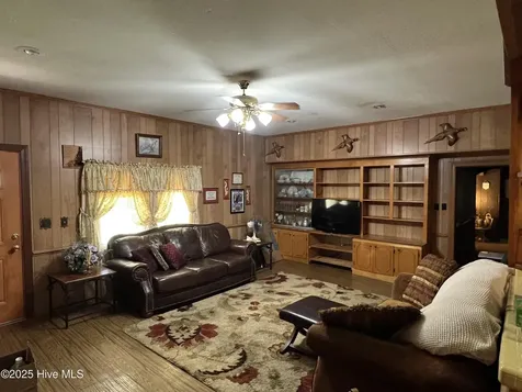 400 W Barnhill Street Everetts NC 27825