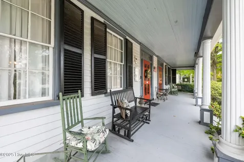 215 Pollock Street New Bern NC 28560