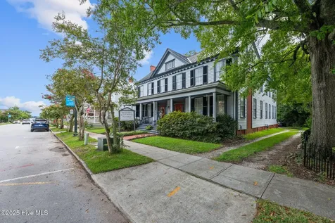 215 Pollock Street New Bern NC 28560