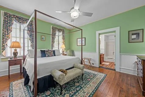 215 Pollock Street New Bern NC 28560