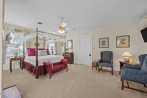 215 Pollock Street New Bern NC 28560