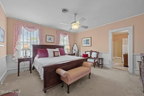 215 Pollock Street New Bern NC 28560