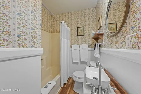 215 Pollock Street New Bern NC 28560