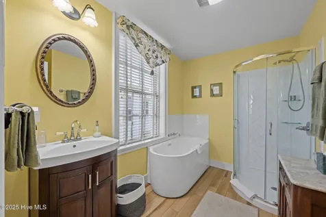 215 Pollock Street New Bern NC 28560