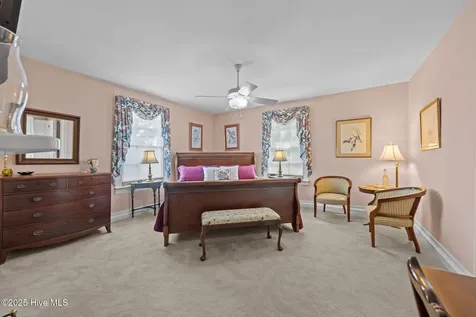 215 Pollock Street New Bern NC 28560