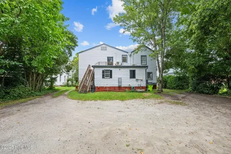 215 Pollock Street New Bern NC 28560