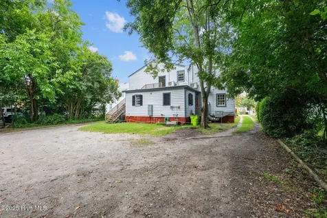 215 Pollock Street New Bern NC 28560