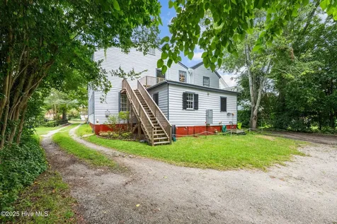 215 Pollock Street New Bern NC 28560