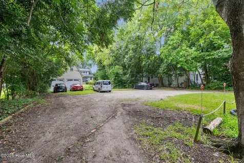 215 Pollock Street New Bern NC 28560