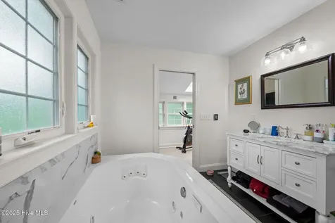 215 Pollock Street New Bern NC 28560
