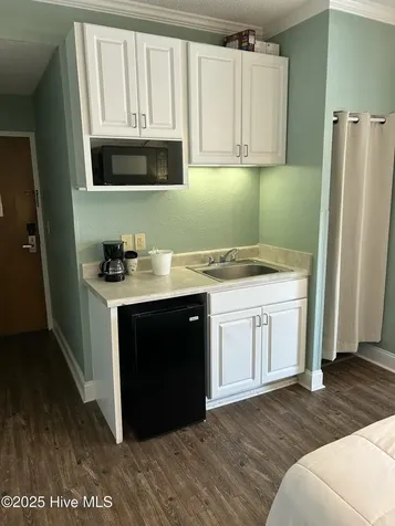 602 W Fort Macon Road Atlantic Beach NC 28512
