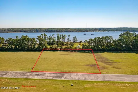 107 Waterway Drive Havelock NC 28532