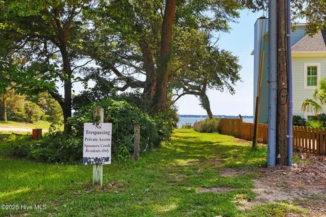 209 Coventry Road Morehead City NC 28557