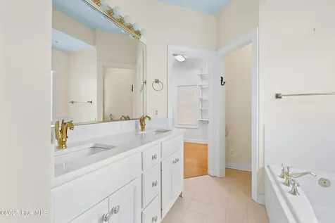4354 Marsh Elder Court Southport NC 28461