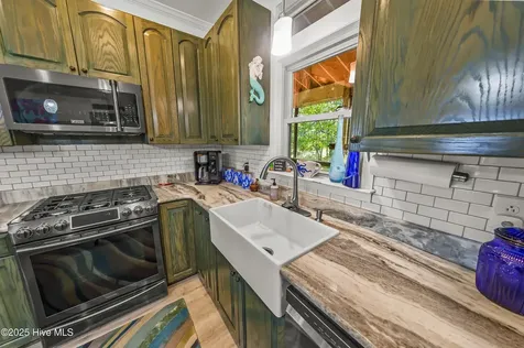 452 Indian Bluff Drive Arapahoe NC 28510