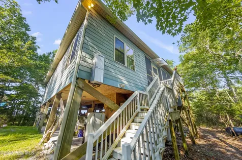 452 Indian Bluff Drive Arapahoe NC 28510