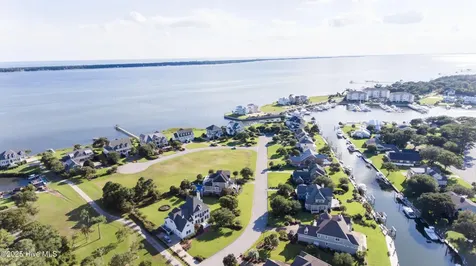 5217 Driftwood Lane Morehead City NC 28557
