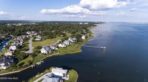 5217 Driftwood Lane Morehead City NC 28557