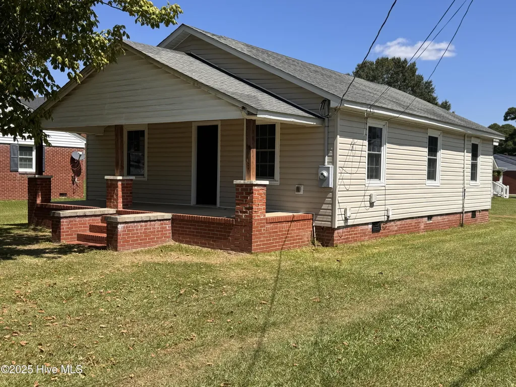 107 S Mccaskey Road Williamston NC 27892