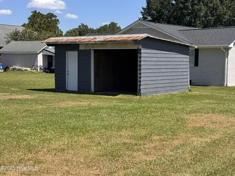 107 S Mccaskey Road Williamston NC 27892