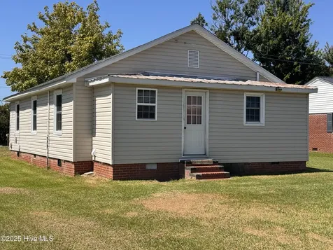 107 S Mccaskey Road Williamston NC 27892