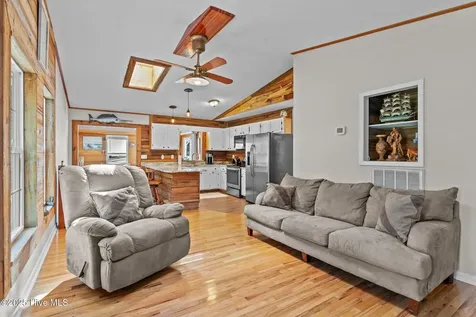 211 NE 55th Street Oak Island NC 28465