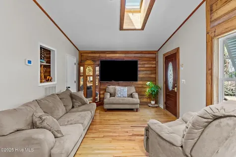 211 NE 55th Street Oak Island NC 28465