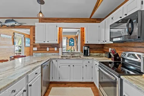 211 NE 55th Street Oak Island NC 28465