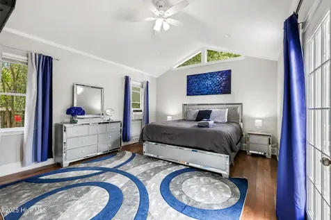 827 Colonial Drive Wilmington NC 28403