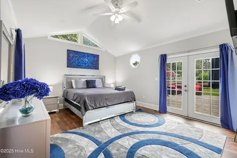 827 Colonial Drive Wilmington NC 28403