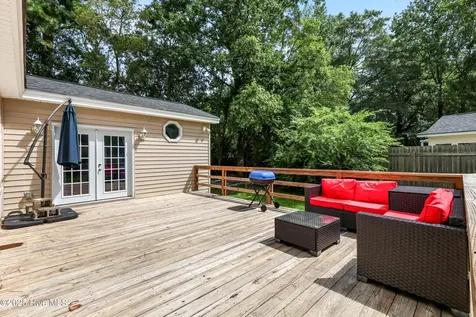 827 Colonial Drive Wilmington NC 28403