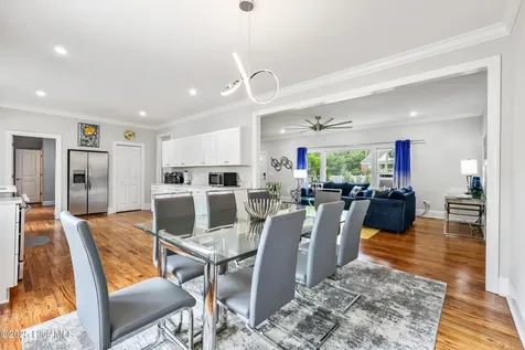 827 Colonial Drive Wilmington NC 28403