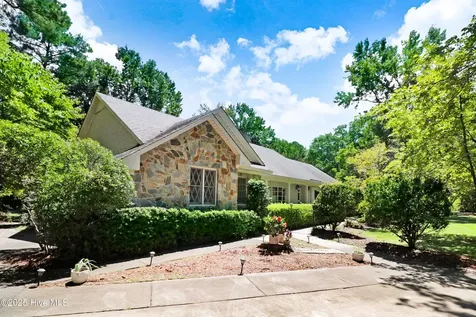 1601 Cambridge Drive Kinston NC 28504
