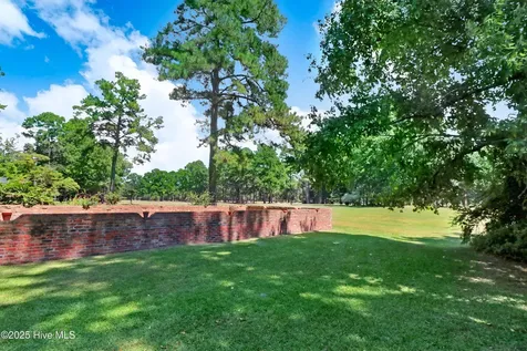 1601 Cambridge Drive Kinston NC 28504