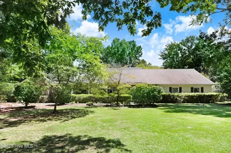 1601 Cambridge Drive Kinston NC 28504