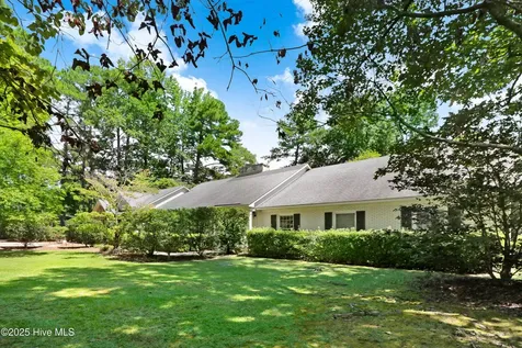 1601 Cambridge Drive Kinston NC 28504