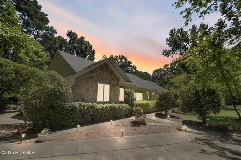 1601 Cambridge Drive Kinston NC 28504