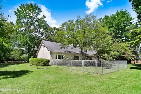 1601 Cambridge Drive Kinston NC 28504
