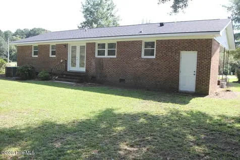 91 N Elmhurst Street Clarkton NC 28433
