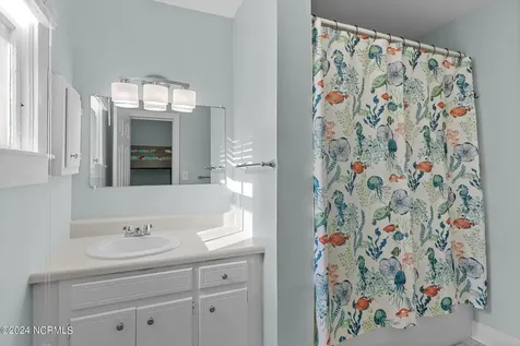 1406 Evans Street Morehead City NC 28557