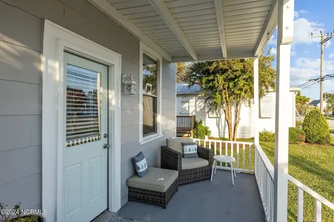 1406 Evans Street Morehead City NC 28557