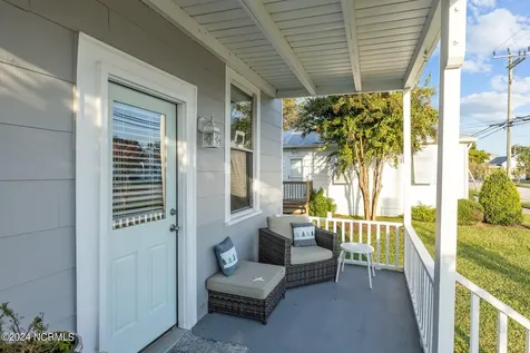 1406 Evans Street Morehead City NC 28557